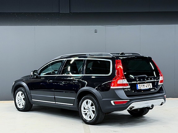 Volvo XC70 2 of 5