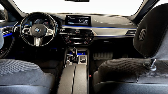 BMW 530e 4 of 5