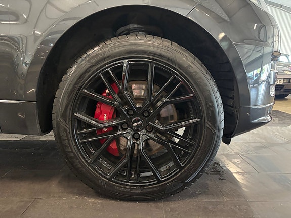 Land Rover Range Rover Sport 8 of 18