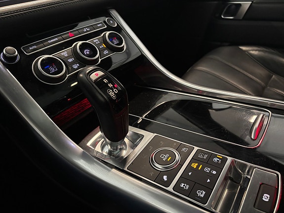 Land Rover Range Rover Sport 16 of 18