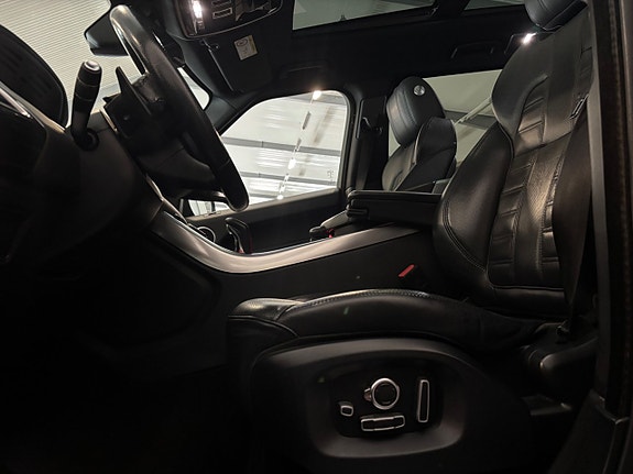 Land Rover Range Rover Sport 10 of 18