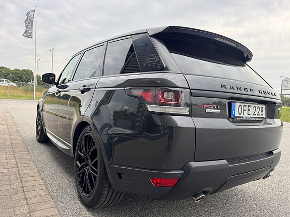 Land Rover Range Rover Sport 22 of 29