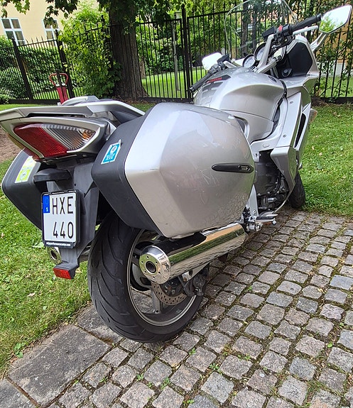 Yamaha FJR1300 4 of 8