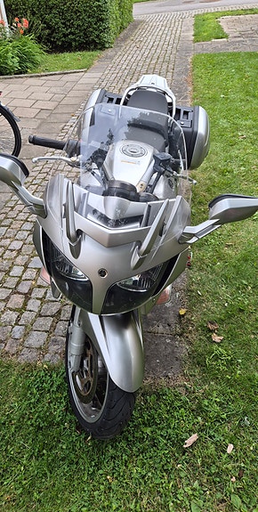 Yamaha FJR1300 2 of 8