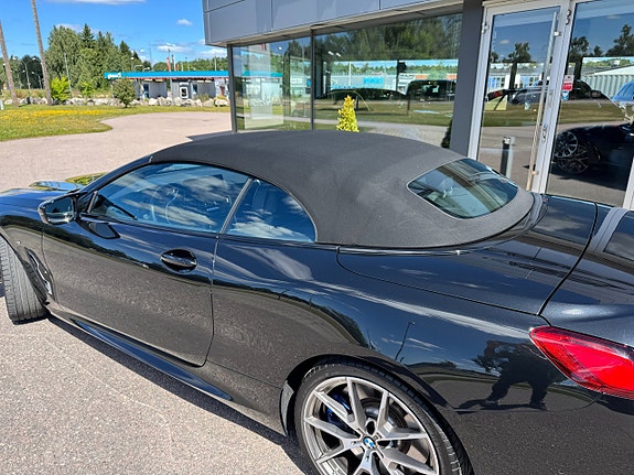 BMW M850i 3 of 5