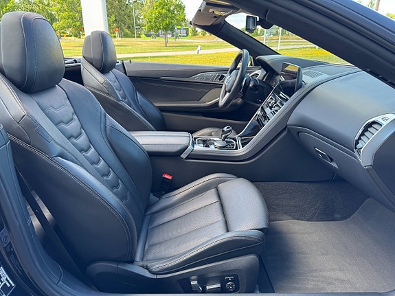 BMW M850i 17 of 21