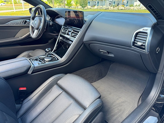 BMW M850i 20 of 21