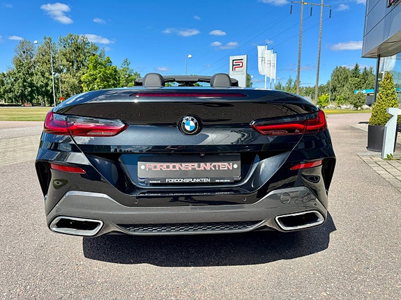 BMW M850i 6 of 21