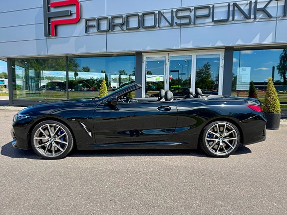 BMW M850i 4 of 5