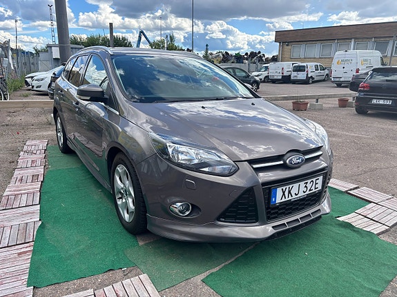 Ford Focus 2 of 5
