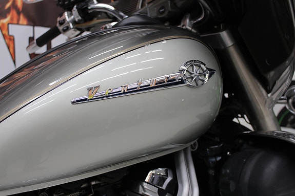 Yamaha RoyalStar Venture XVZ1300 5 of 15