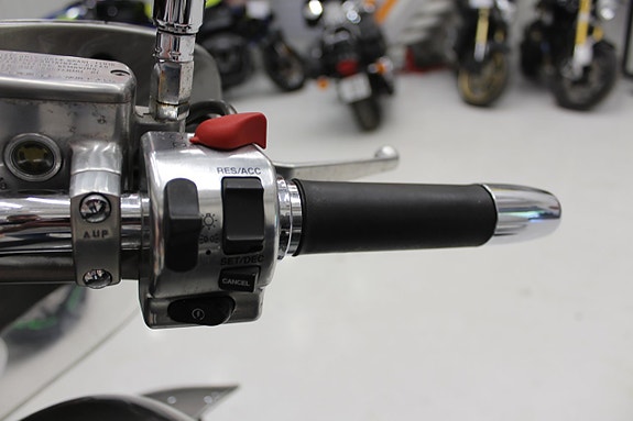 Yamaha RoyalStar Venture XVZ1300 12 of 15