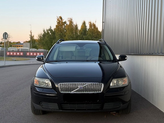 Volvo V50 4 of 5