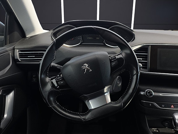 Peugeot 308 SW 10 of 11