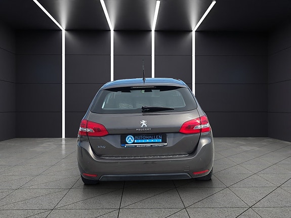 Peugeot 308 SW 4 of 5