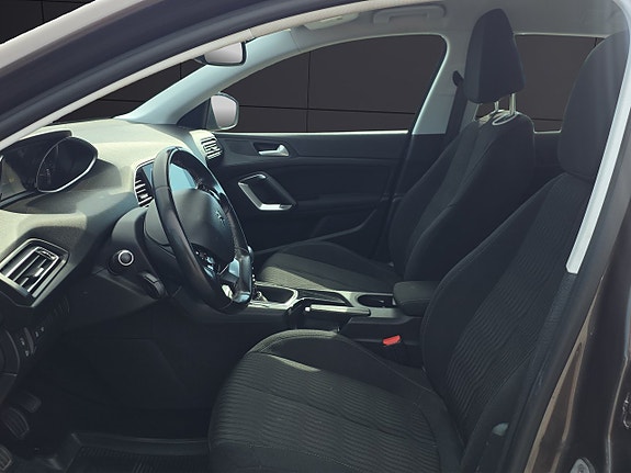 Peugeot 308 SW 8 of 11