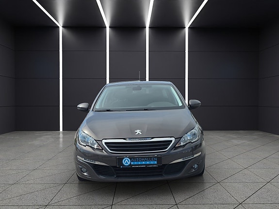 Peugeot 308 SW 2 of 5