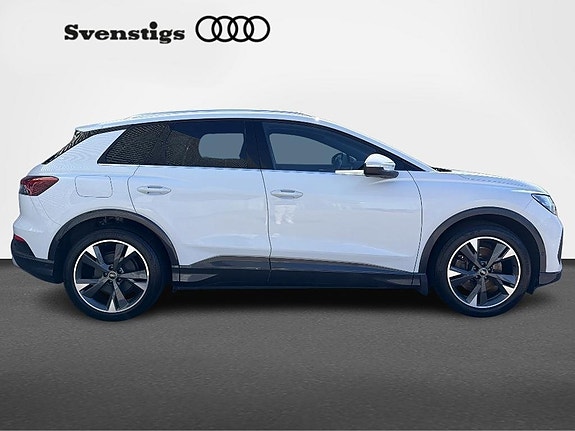 Audi Q4 e-tron 3 of 5
