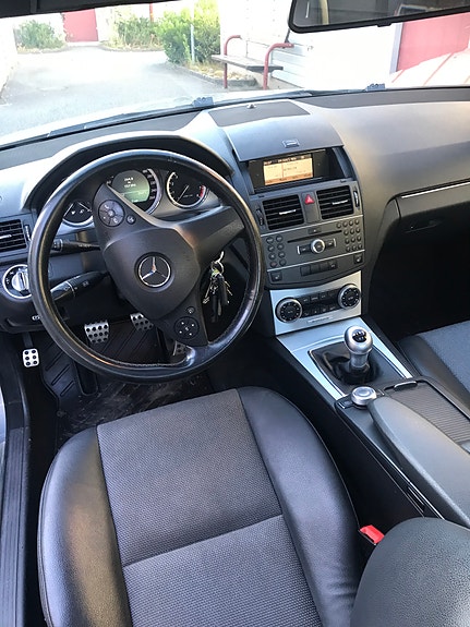Mercedes-Benz C180 4 of 4