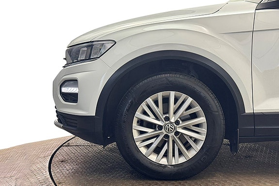 Volkswagen T-Roc 11 of 30