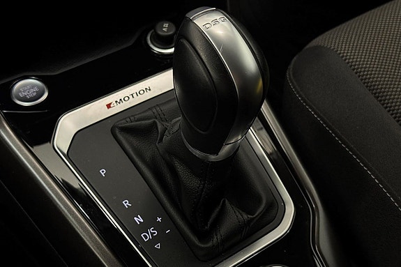 Volkswagen T-Roc 26 of 30
