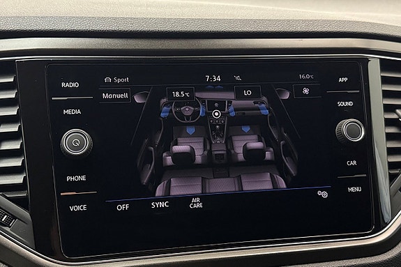 Volkswagen T-Roc 22 of 30