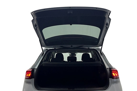 Volkswagen T-Roc 30 of 30