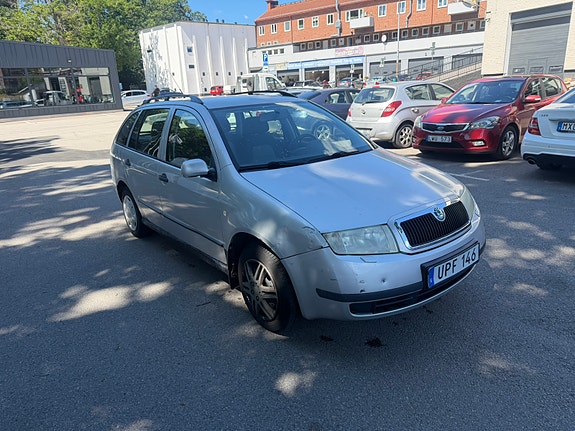 Skoda Fabia 2 of 5