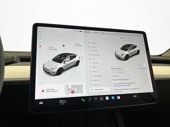Tesla Model Y 22 of 30