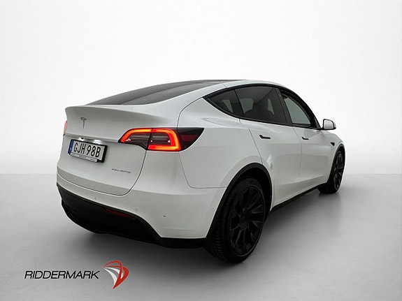 Tesla Model Y 9 of 30