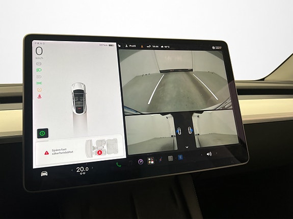 Tesla Model Y 26 of 30