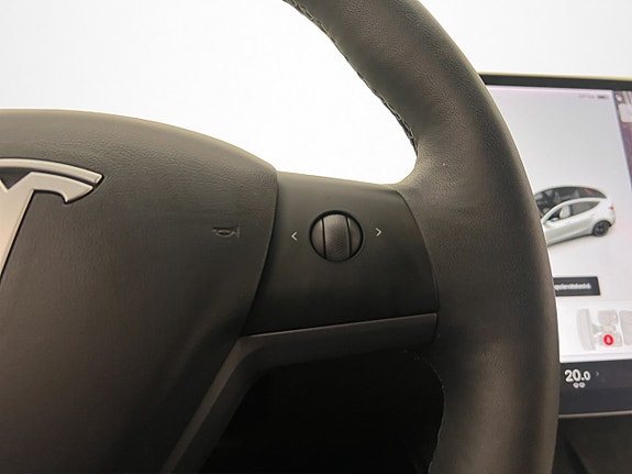 Tesla Model Y 27 of 30