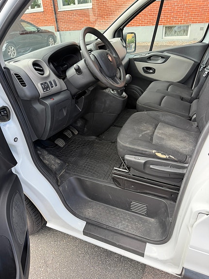Renault Trafic 5 of 5