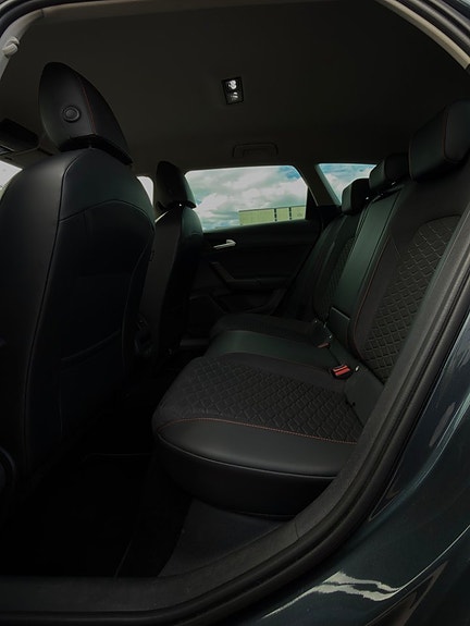 Seat Leon 9 of 19