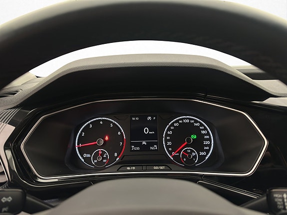 Volkswagen T-Cross 17 of 30