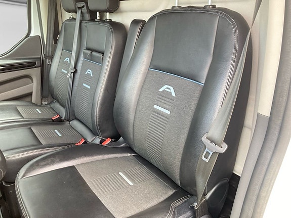 Ford Transit Custom 8 of 14