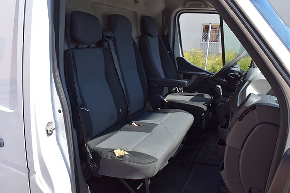 Renault Master 8 of 12