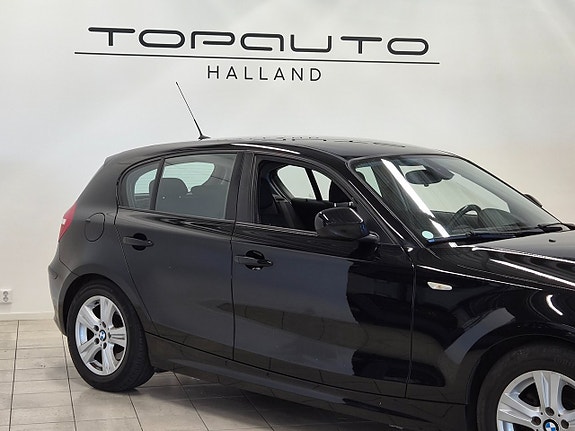 BMW 118d 2 of 5