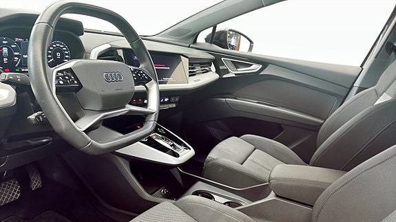 Audi Q4 e-tron 7 of 12