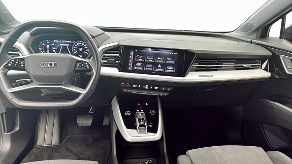 Audi Q4 e-tron 10 of 12