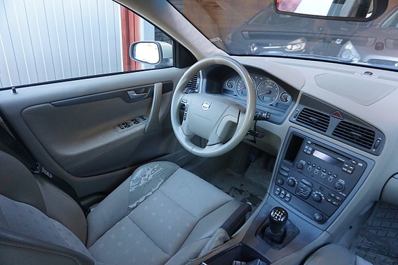 Volvo V70 5 of 6