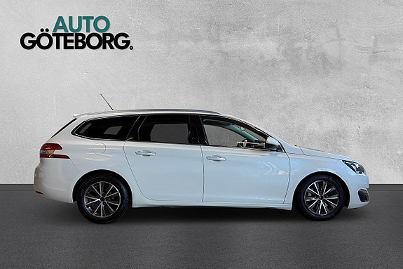 Peugeot 308 SW 3 of 5