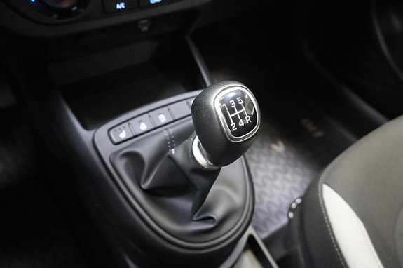 Hyundai i10 4 of 5