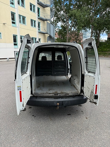 Volkswagen Caddy Maxi 13 of 15