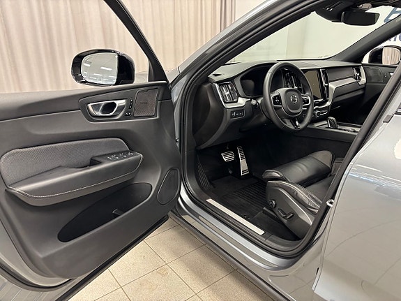 Volvo XC60 4 of 5
