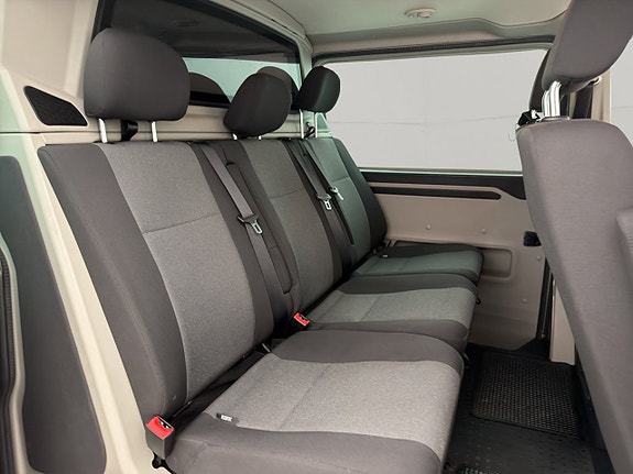 Volkswagen Transporter 26 of 30