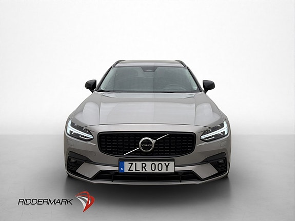 Volvo V90 2 of 5