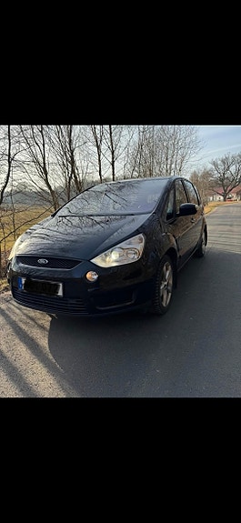Ford S-MAX 2 of 3