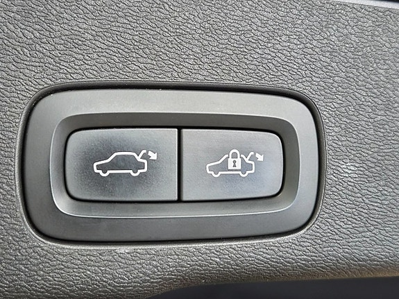 Volvo XC60 27 of 28