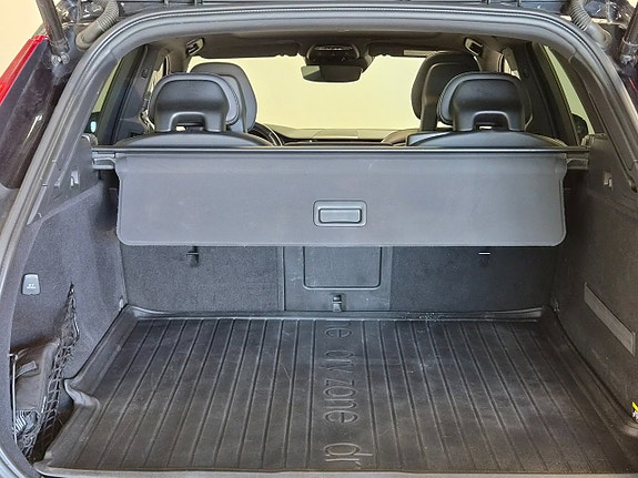 Volvo XC60 24 of 28